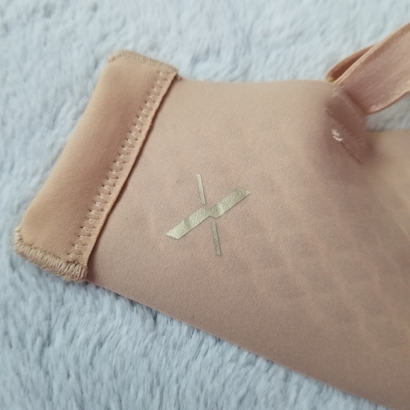 NWT KNIX Wingwoman Contour Bra Size 8 - Warm Sand - Picture 7 of 10